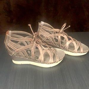 OTBT Nomadic Wedge Sandal Size 7.5M